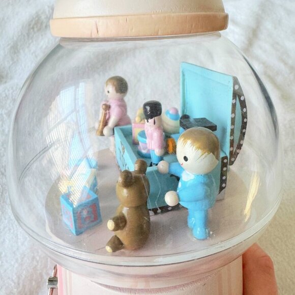 Vintage 1980’s Enesco Pink Gumball Music Box Works video - Picture 5 of 7